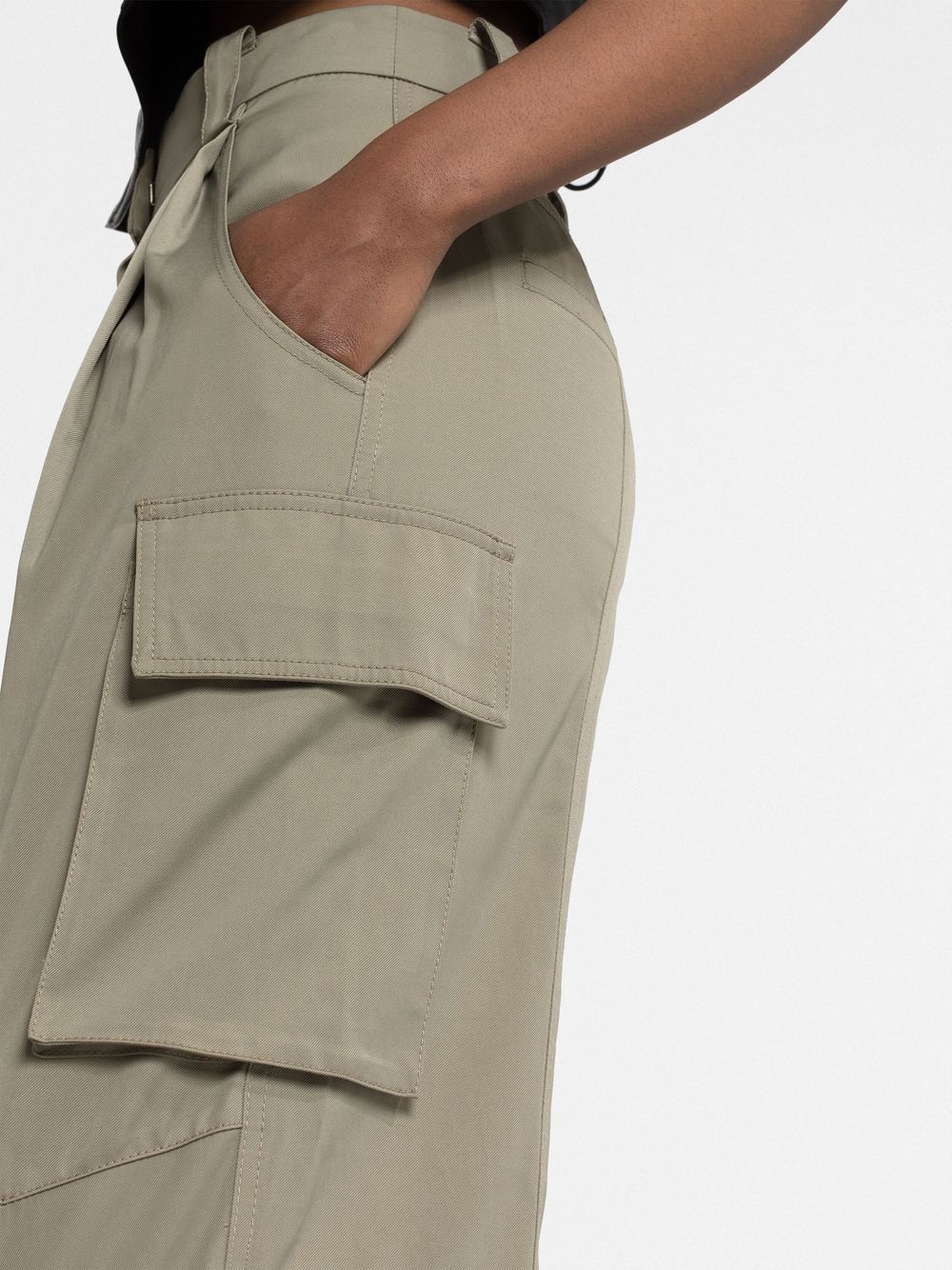 Louis Vuitton pre-owned Cropped Cargo Trousers - Farfetch