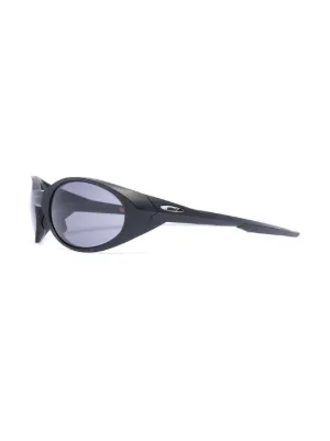 Oakley オーバルフレーム サングラス | ブラック | FARFETCH JP