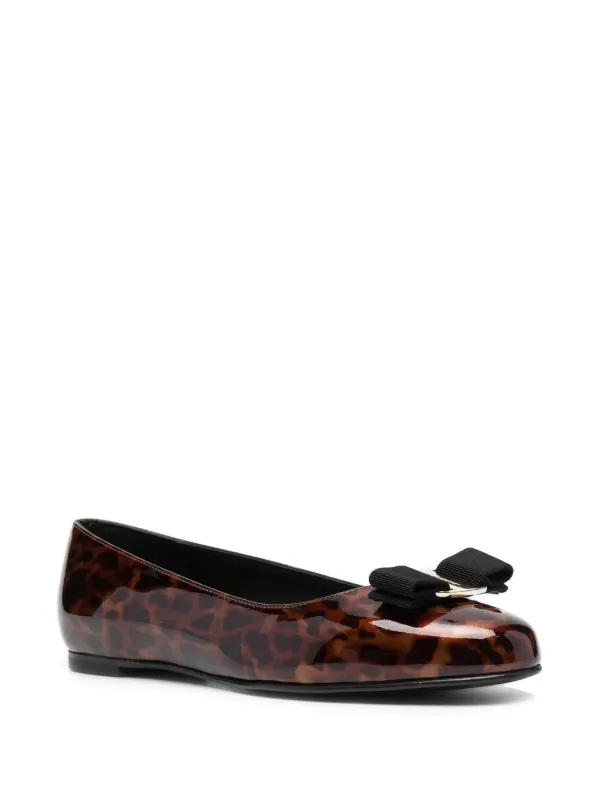 Ferragamo ヴァラリボン レオパード フラットパンプス