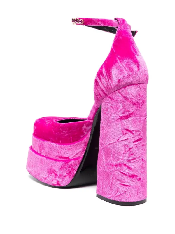 Versace medusa-charm Velvet Pumps | Pink | FARFETCH