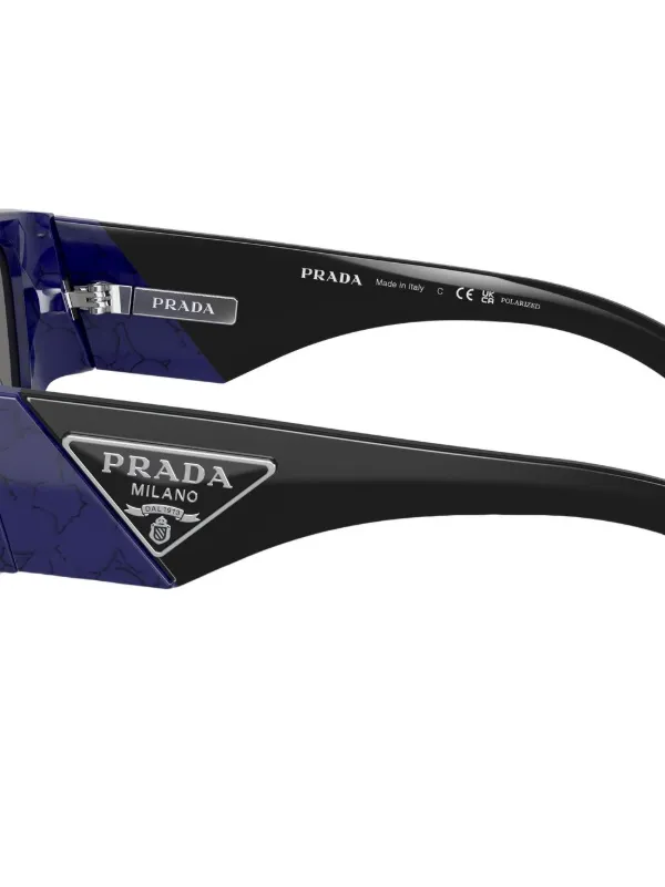 PRADA EYEWEAR スクエアフレーム サングラス Prada Eyewear スクエアフレーム サングラス | ブラック | FARFETCH JP