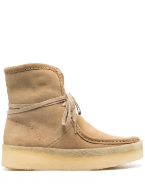 Brown suede wallabee clearance clarks