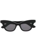 Alexander McQueen Eyewear tinted cat-eye sunglasses - Black