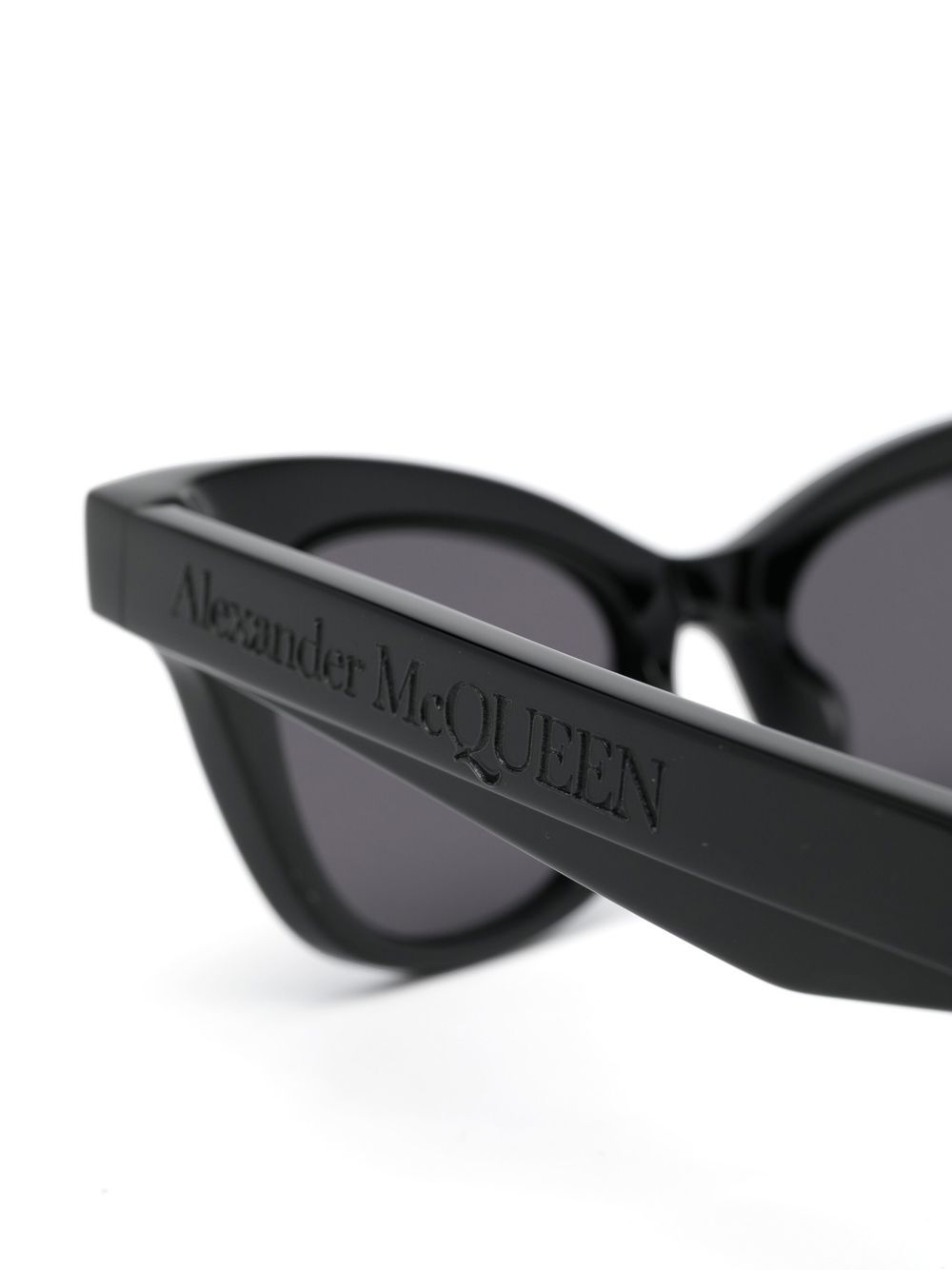 Alexander McQueen Eyewear tinted cat-eye sunglasses Men