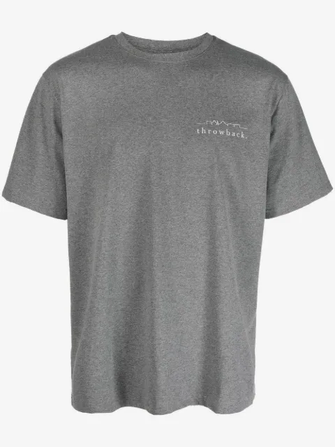 Throwback. playera con logo estampado