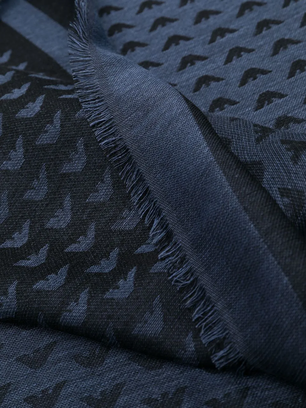 Emporio Armani Schal mit Fransen | Schals & Halstücher | Image 3