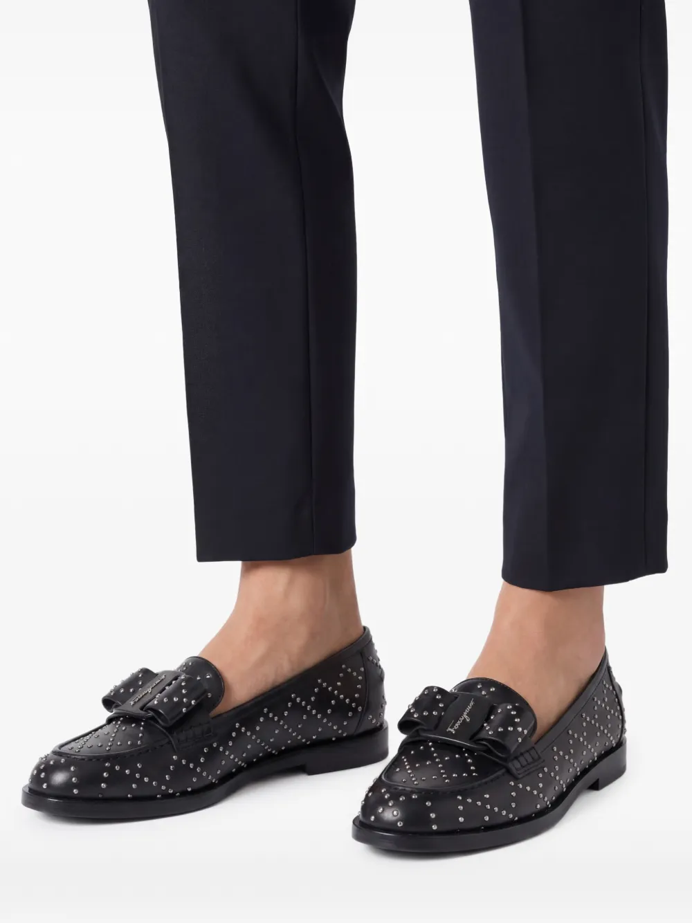  Ferragamo Viva Loafer Mit Nieten   Schwarz 