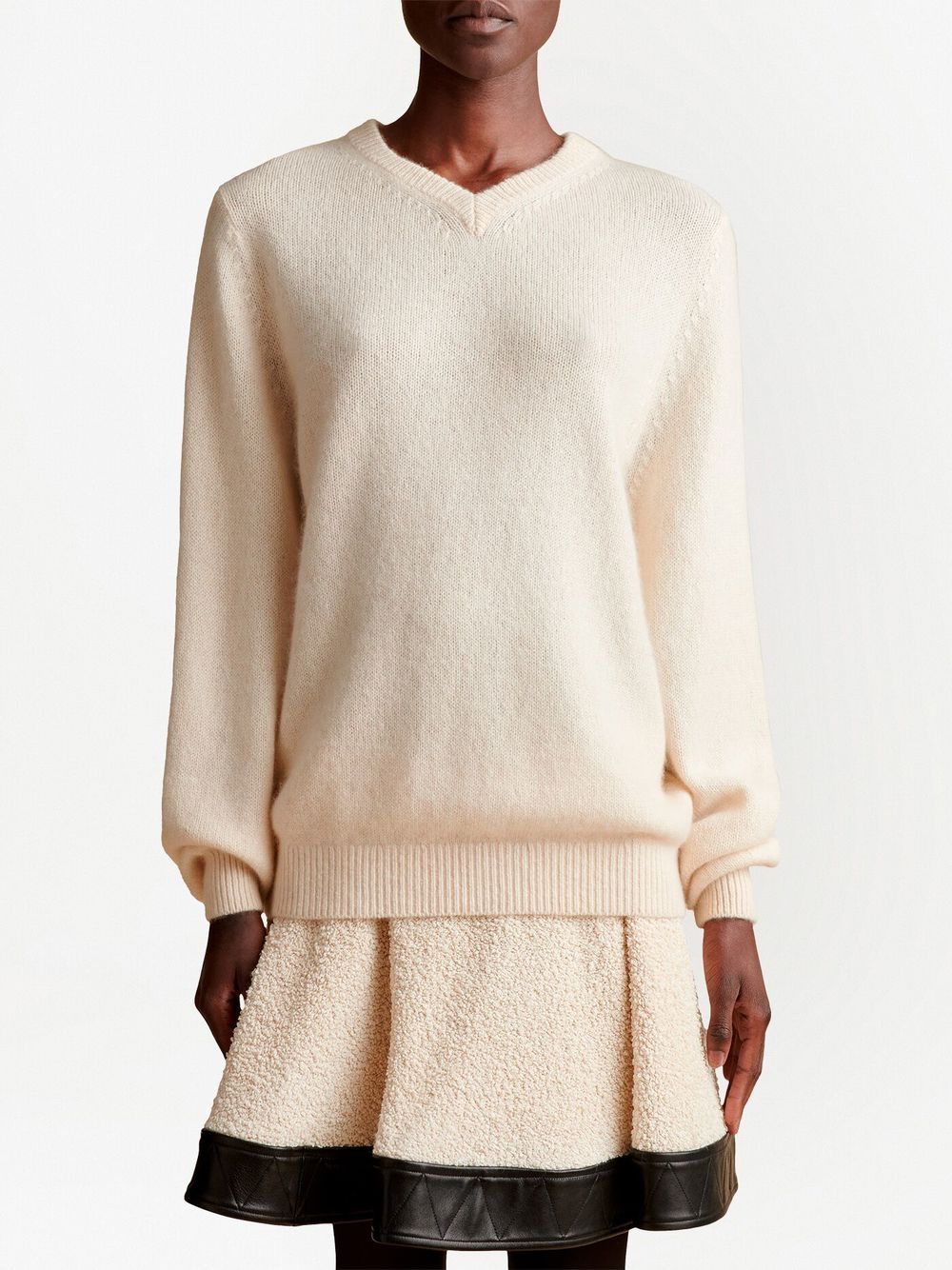 Shop Khaite The Waverly Cashmere Jumper In Neutrals