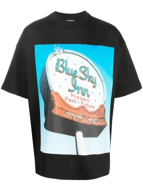 BLUE SKY INN playera con logo estampado