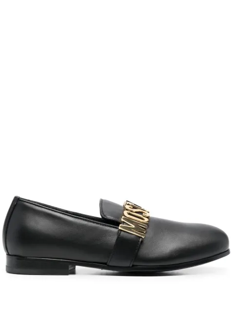 Moschino mocasines con placa del logo