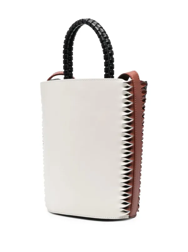 【送料&関税込】ChloAC Colour-block Bucket Shoulder Bag Chloé colour-block Leather bucket-bag | Black | FARFETCH NZ
