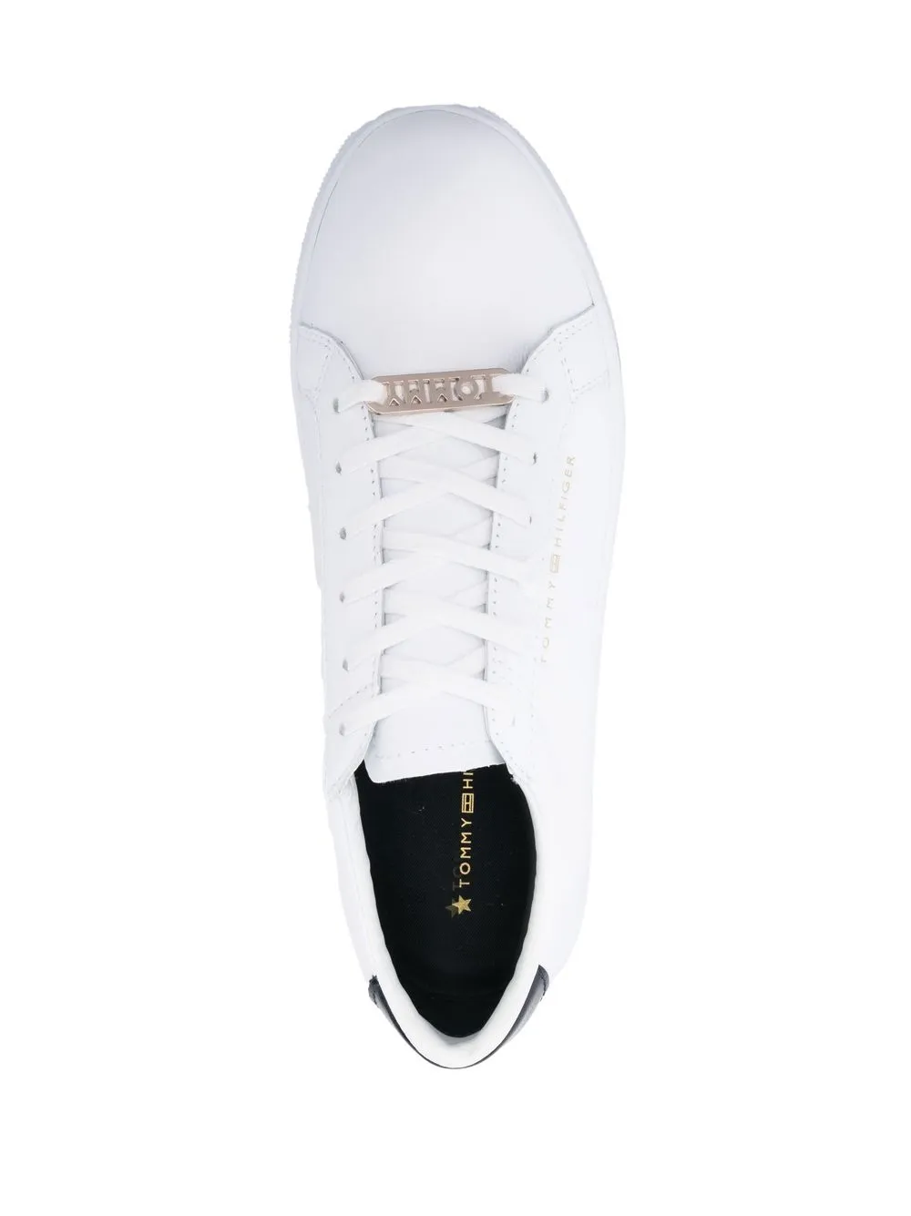 Tommy Hilfiger Logo-plaque Detail Sneakers In Weiss