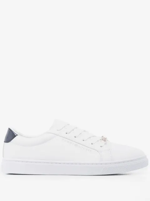 Tommy Hilfiger tenis con placa del logo lateral