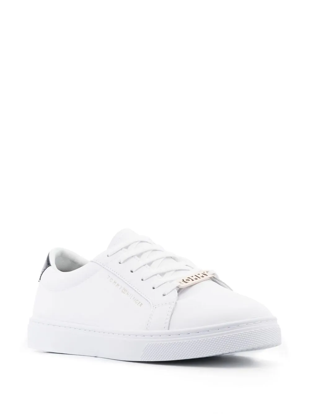 Tommy Hilfiger Logo-plaque Detail Sneakers In Weiss