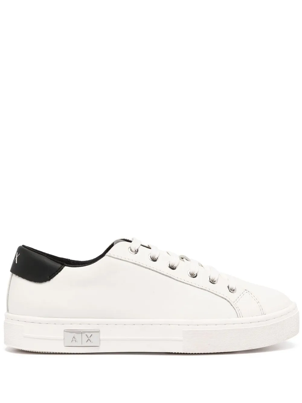 

Armani Exchange tenis bajos con placa del logo - Blanco