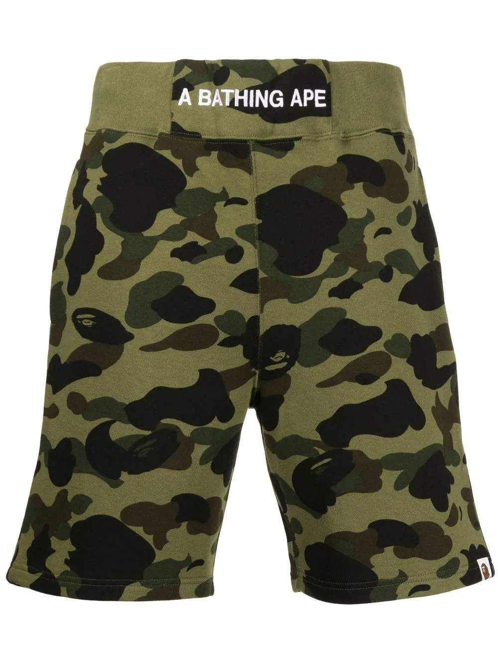 

A BATHING APE® shorts con estampado militar - Verde