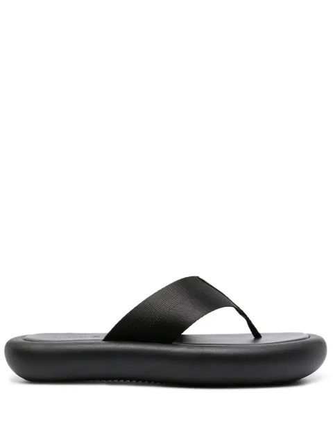 St. Agni Flatform-Sandalen mit Zehensteg