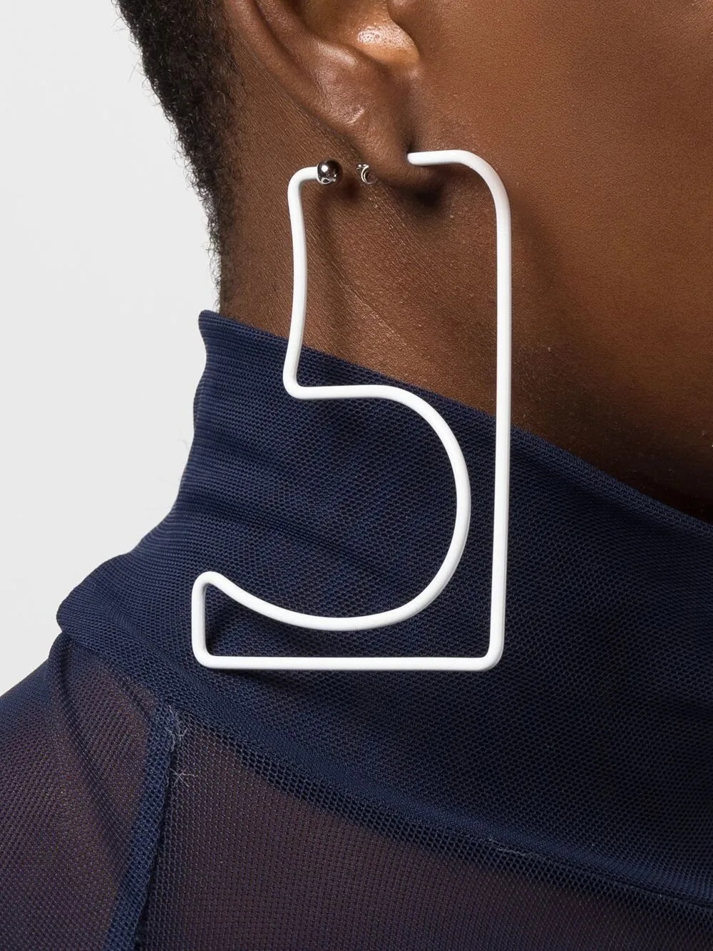 日本よりお得! クレオールピアス 40ミリ シルバー Courreges】シルバー ジオメトリック ピアス シルバー