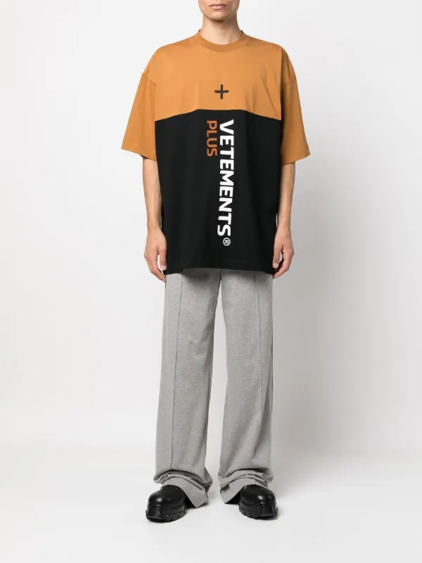 VETEMENTS Battery Logo Cotton T shirt Farfetch