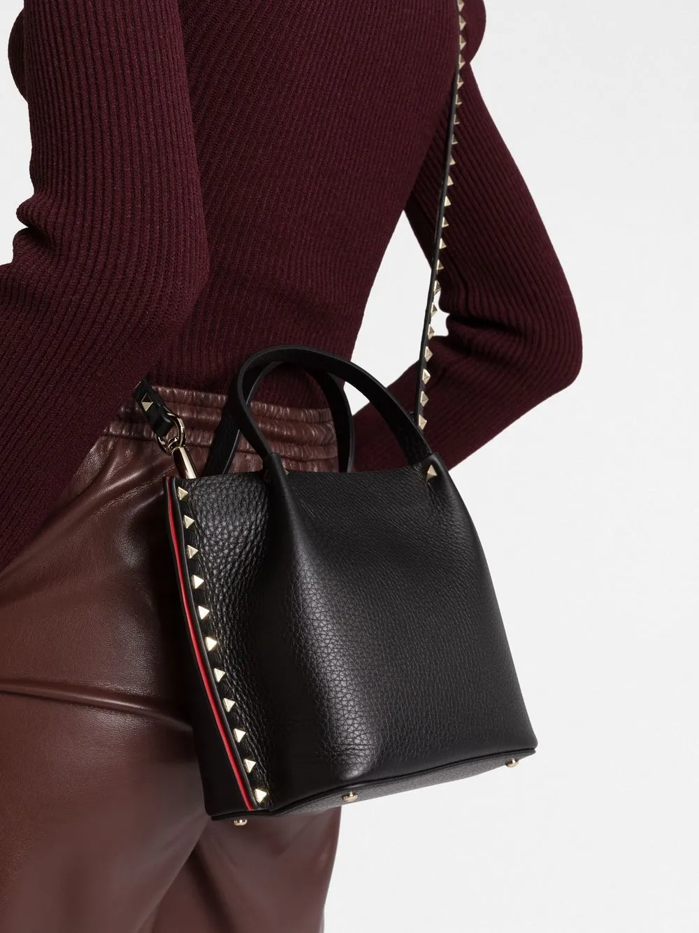 Shop Valentino Rockstud Leather Tote Bag In Schwarz