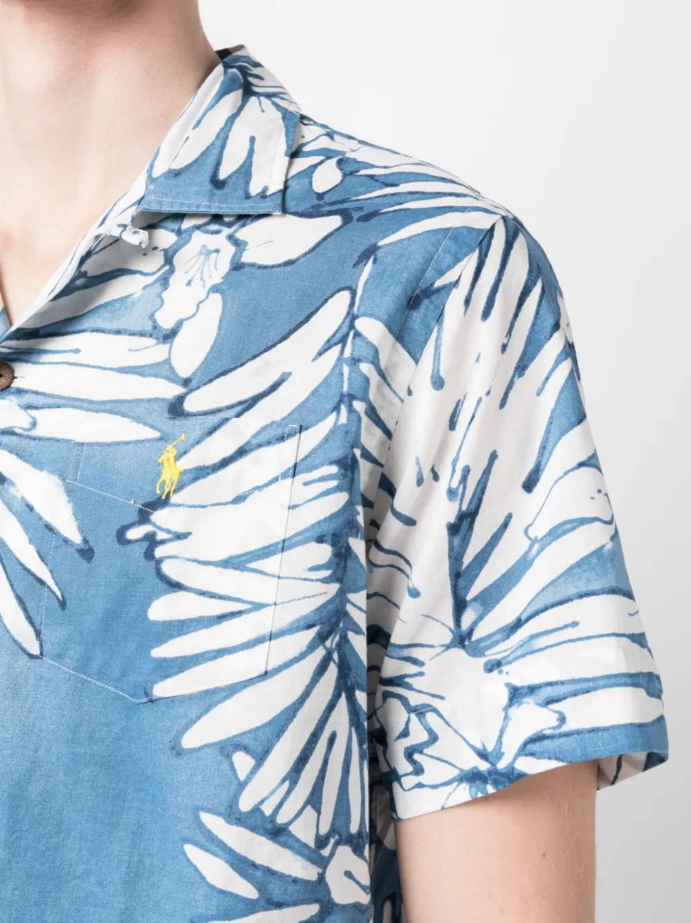 leaf-print short-sleeve shirt