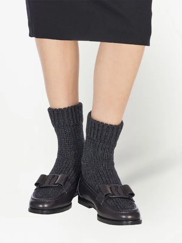 【美品】 Ferragamo ローファー ヴァラリボン 25cm ブラック Ferragamo ヴァラリボン ローファー | ブラック | FARFETCH JP