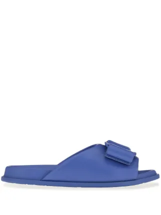 Ferragamo ヴィヴァ フラットサンダル | ブルー | FARFETCH JP