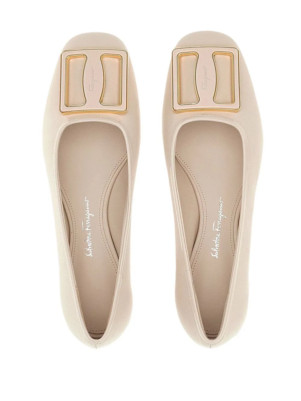Ferragamo Ballerina's met chunky gesp BONE