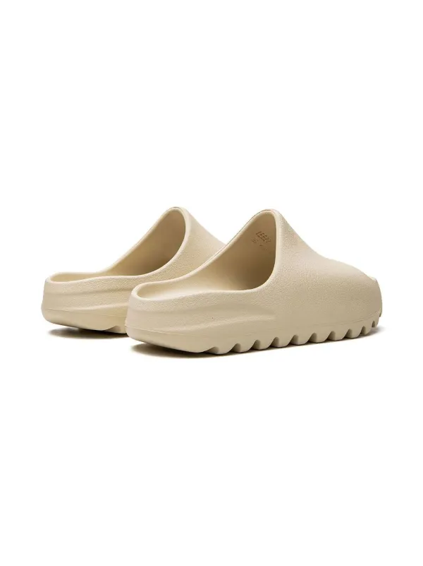 Adidas Yeezy Desert Sand Foam Slides - Farfetch