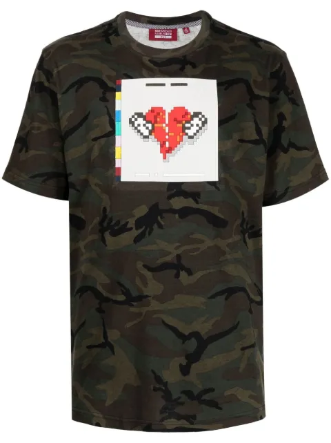 Mostly Heard Rarely Seen 8-Bit playera No More Heartbreak con estampado militar