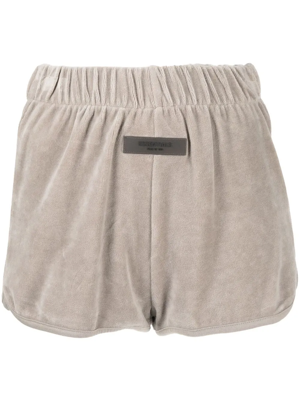 

FEAR OF GOD ESSENTIALS shorts de velour con parche del logo - Gris