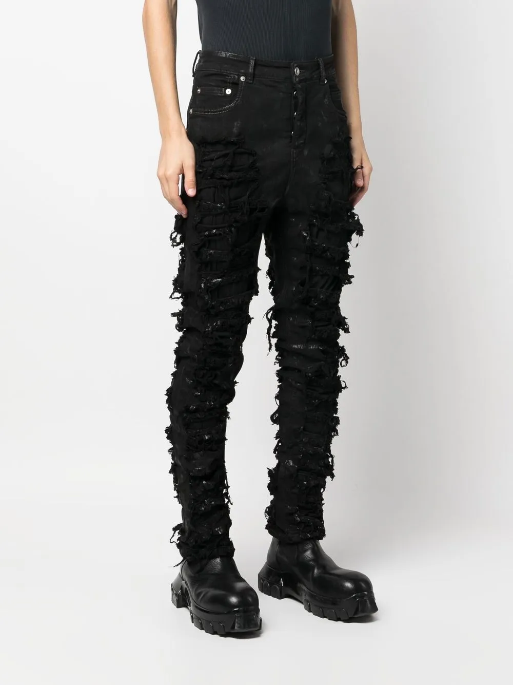 distressed slim-fit jeans