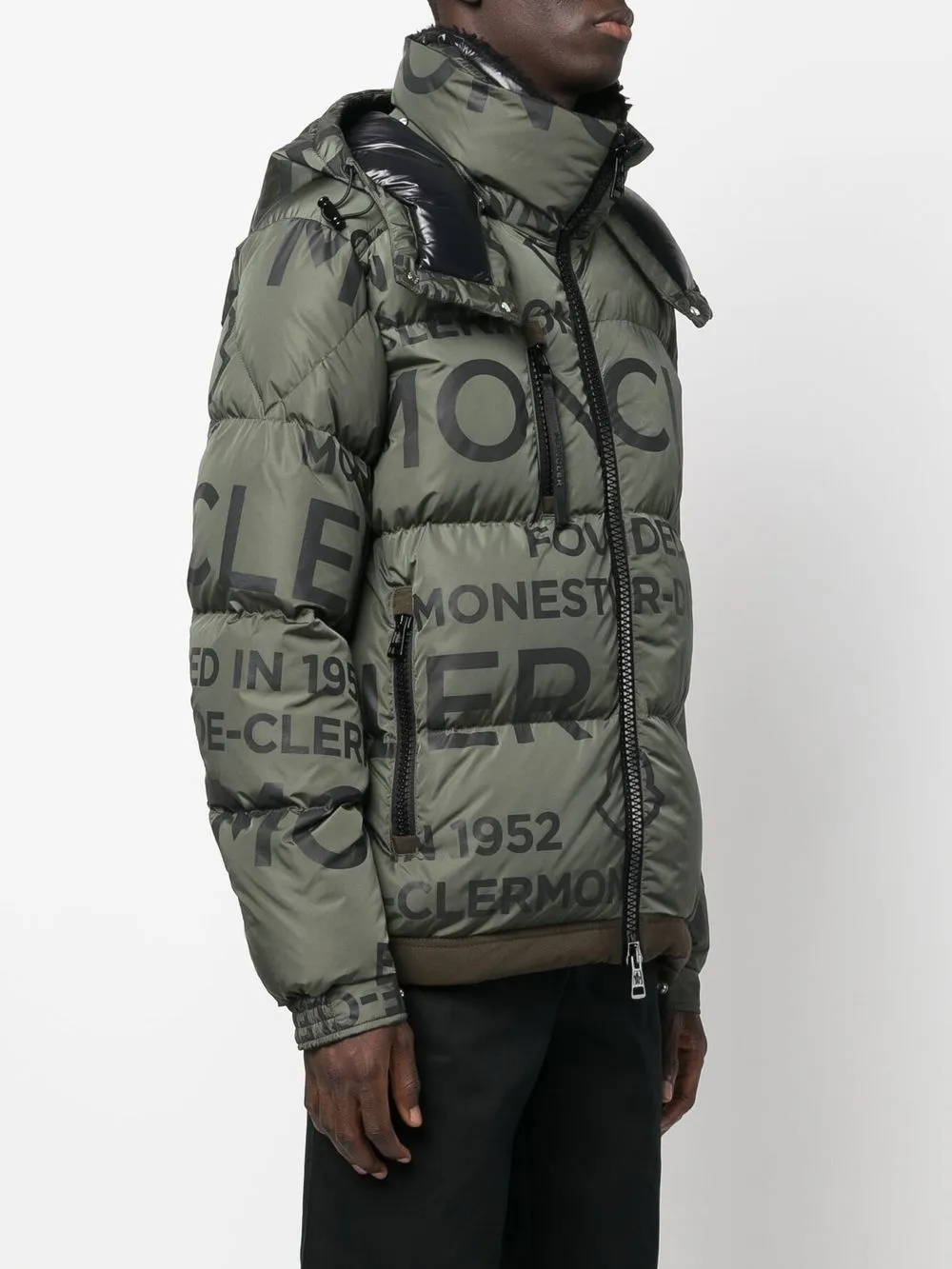 Moncler Logo-print Padded Jacket In Grün