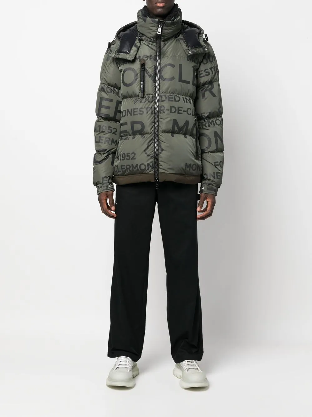 Moncler chamarra capitonada con logo estampado | Chamarras con plumón y capitonadas | Image 2