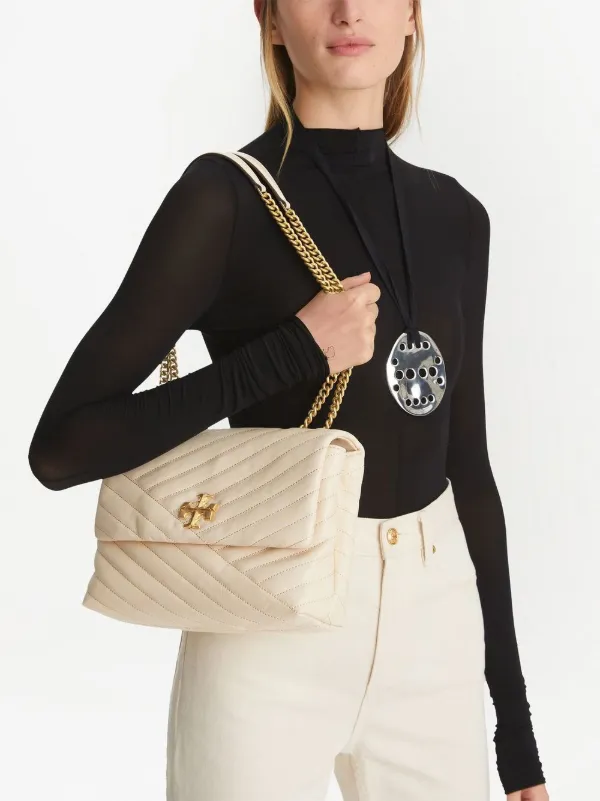 関税込み Tory Burch Kiva シェブロン ショルダーバッグ Tory Burch Kiva シェブロン ショルダーバッグ | ニュートラル