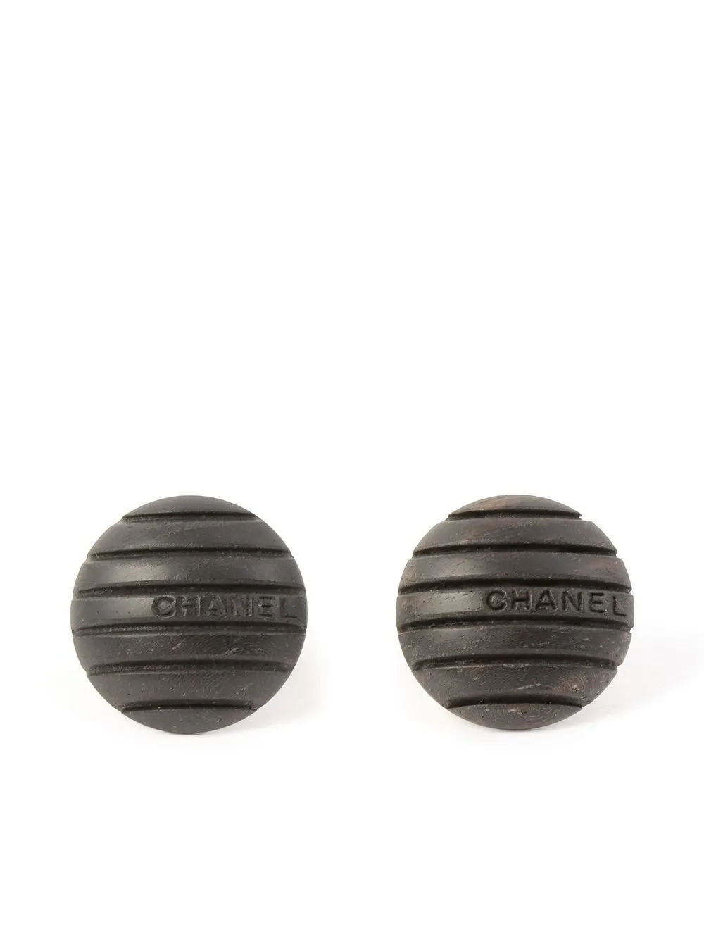 

Chanel Pre-Owned aretes redondos de madera 1999 - Marrón