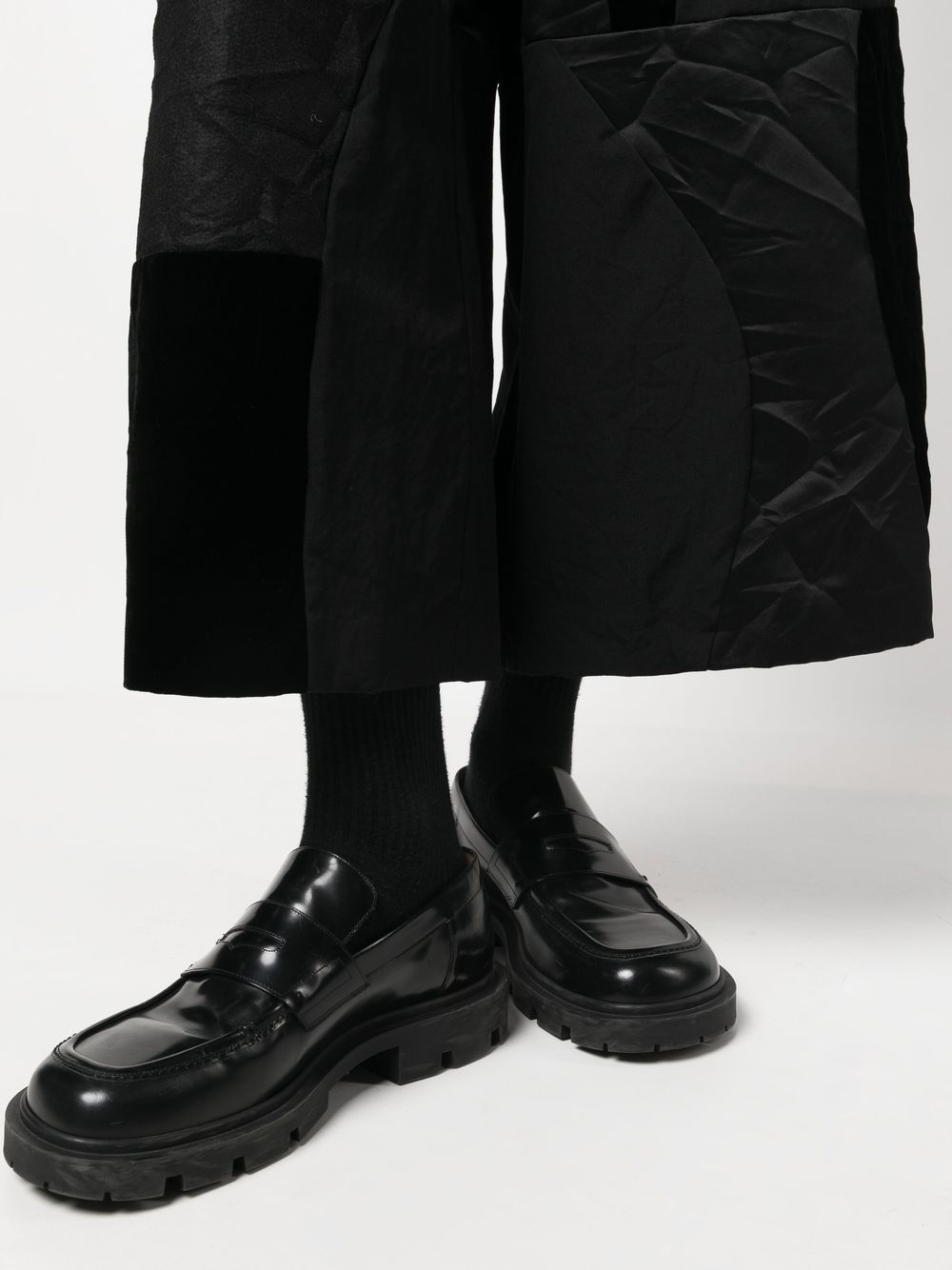 Shop Black Comme Des Garçons Elasticated Cropped Trousers In Schwarz