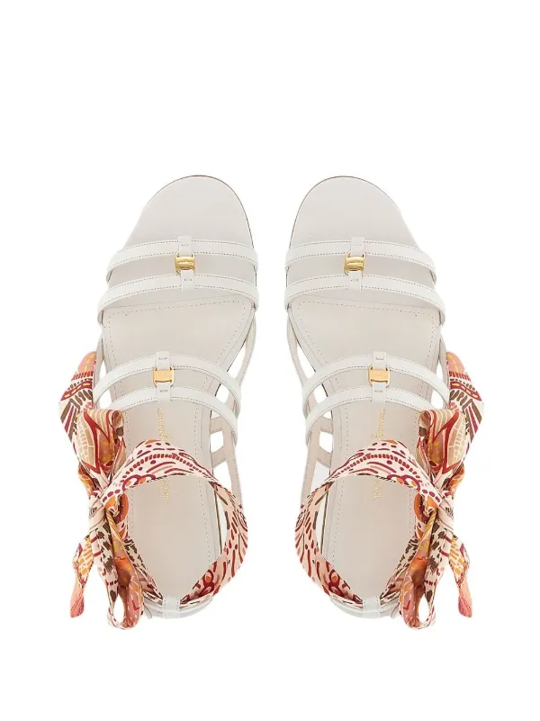 Ferragamo ヴァラリボン サンダル | ホワイト | FARFETCH JP
