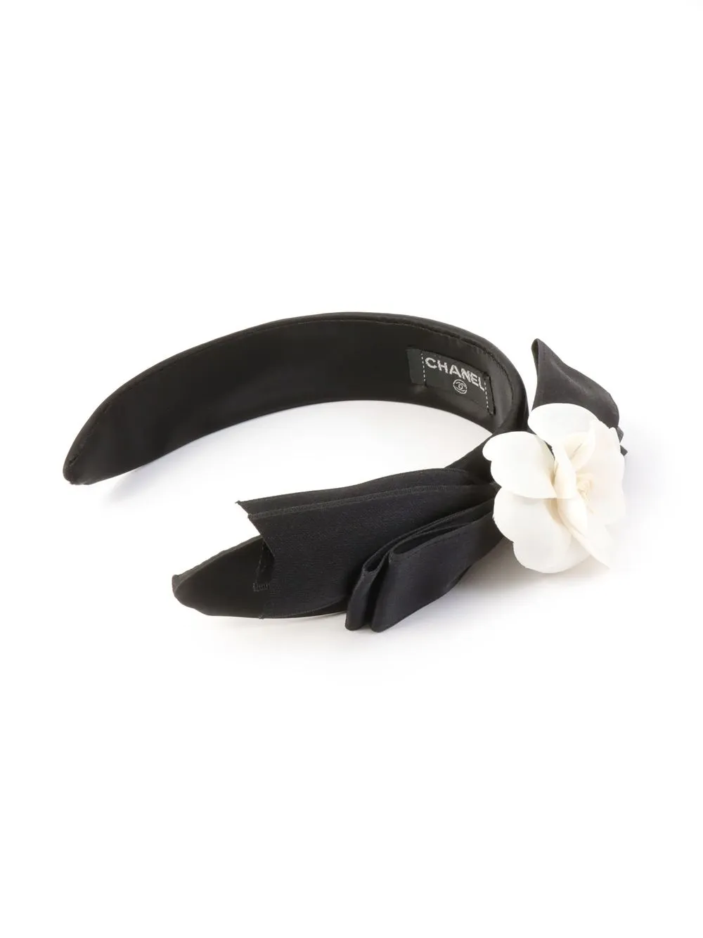 Pre-owned Chanel Silk-blend Floral-detailed Headband In Black