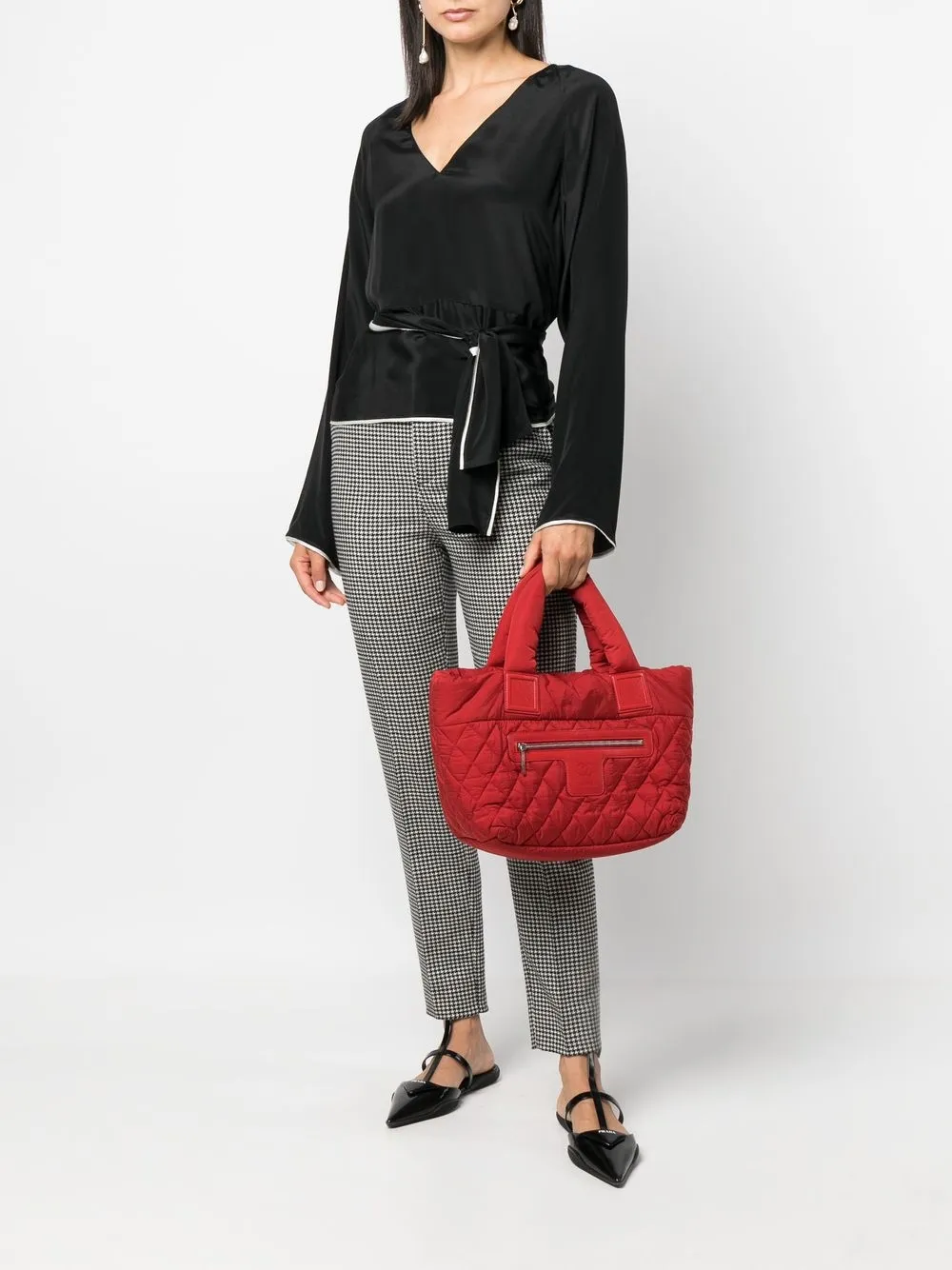 Pre-owned Chanel 2009-2010 Coco Cocoon Handbag In Red
