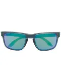 Oakley wayfarer-frame mirrored sunglasses - Blue