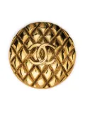 CHANEL Pre-Owned 1980s CC diamond-quilted brooch - Gold