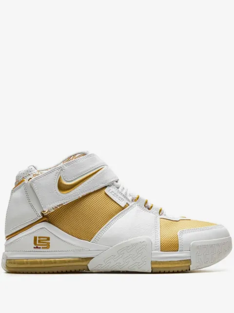 Nike LeBron 2 "Maccabi Tel Aviv" sneakers