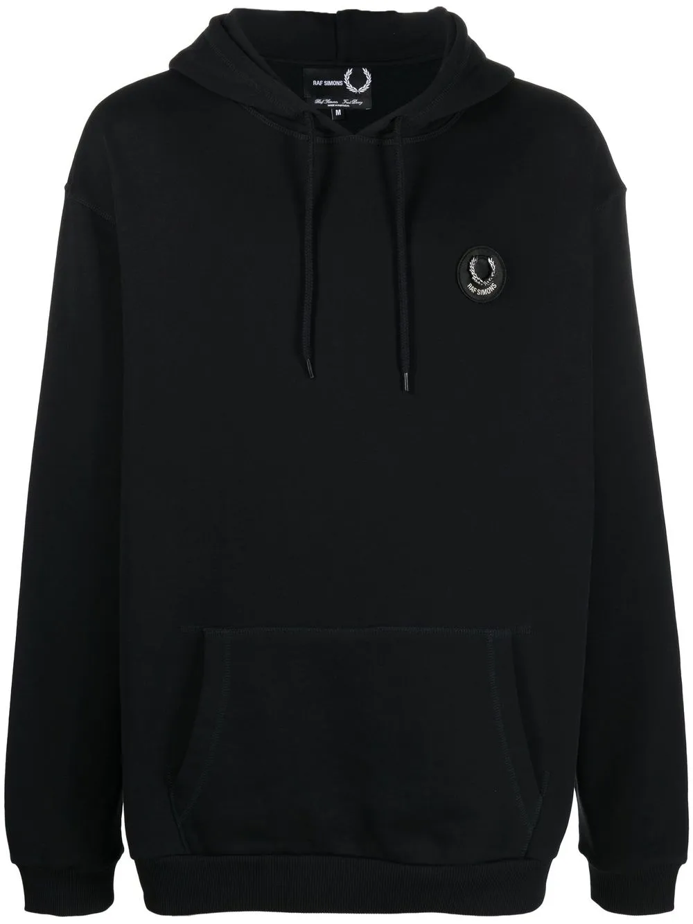 

Fred Perry hoodie con parche de distintivo - Negro