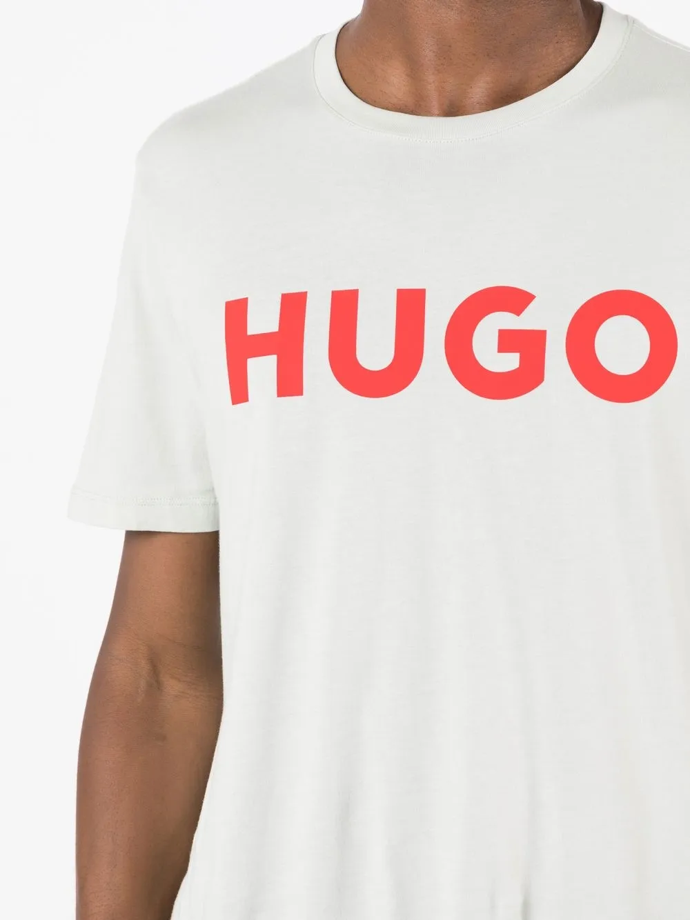 HUGO BOSS LOGO-PRINT DETAIL T-SHIRT
