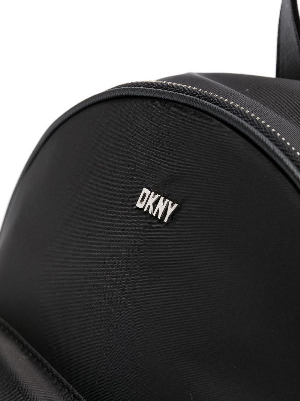 DKNY logo-plaque zip-up Backpack - Farfetch