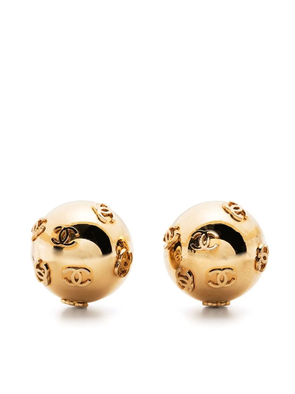 

Chanel Pre-Owned 1992 logo sphere clip-on earrings - Gold