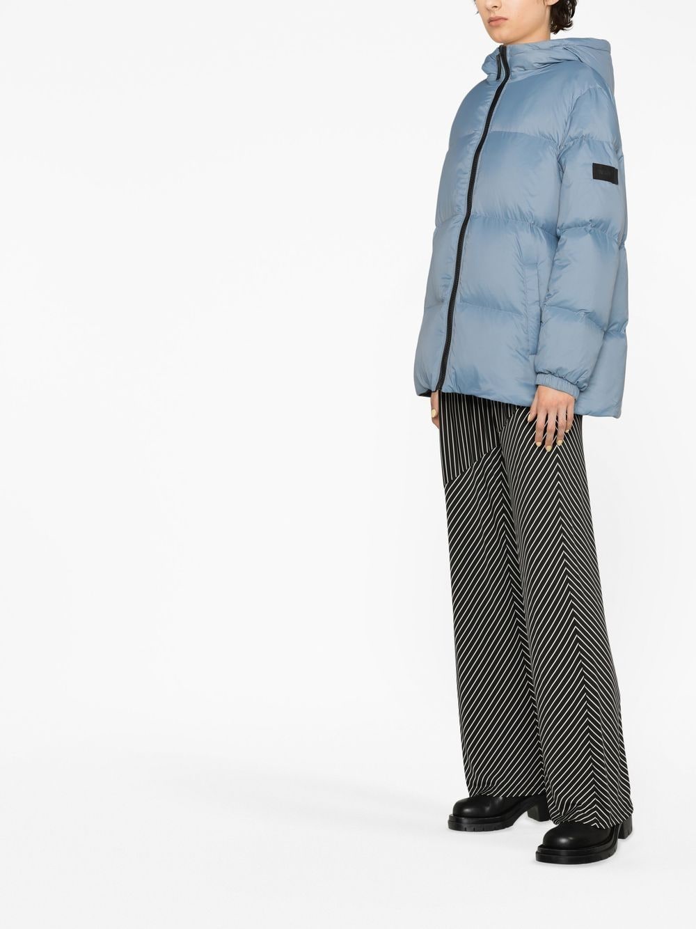 Shop Yves Salomon Hooded Down-padded Jacket In Blau