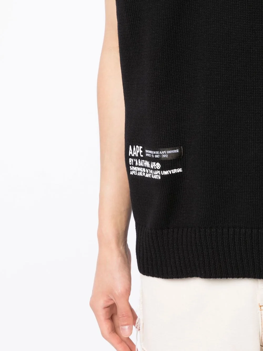 logo-patch knit sweater vest