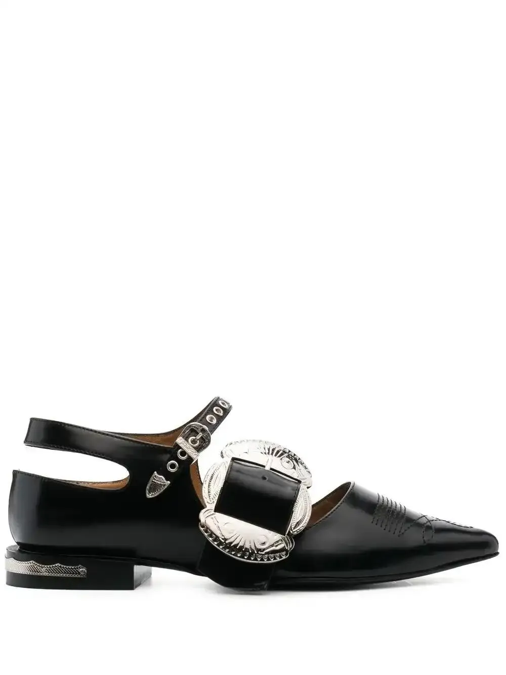 buckle-detail pumps